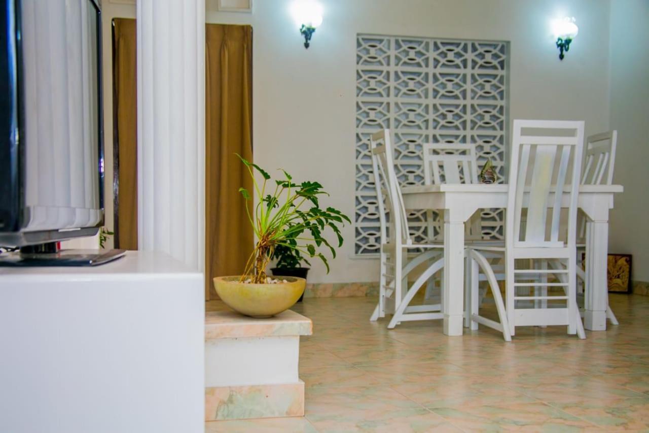 Niwahana Transit City Hotel Katunayaka Екстериор снимка