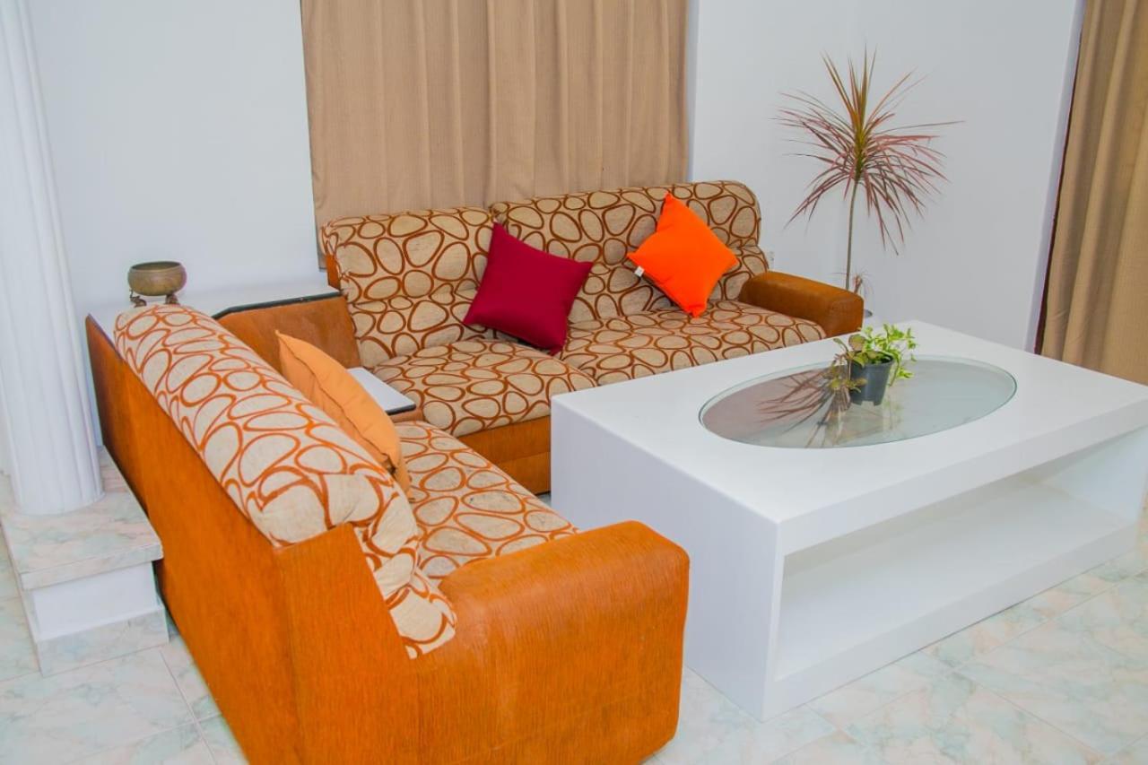 Niwahana Transit City Hotel Katunayaka Екстериор снимка